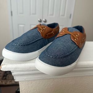 FabKids Blue Loafers size 5